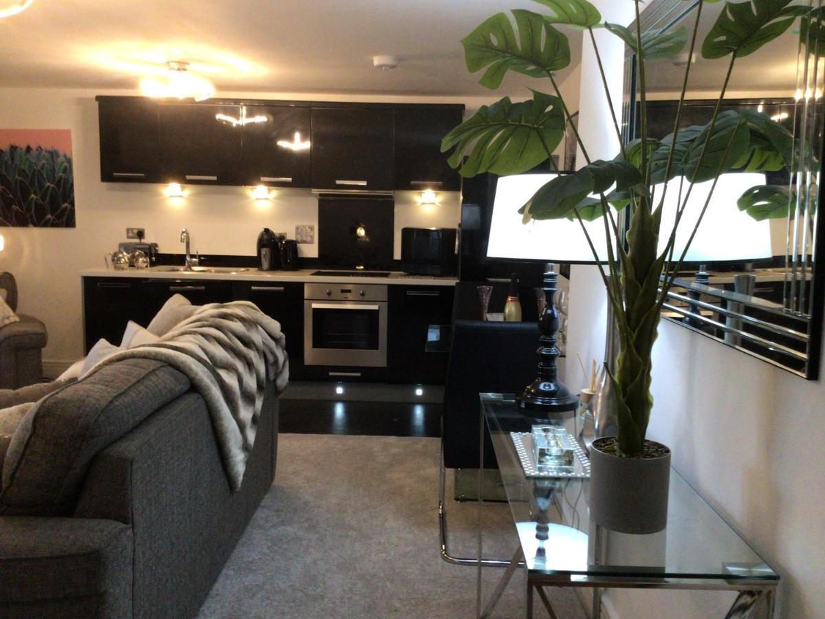 Luxurious River View Apartment With Terrace 伍斯特 外观 照片