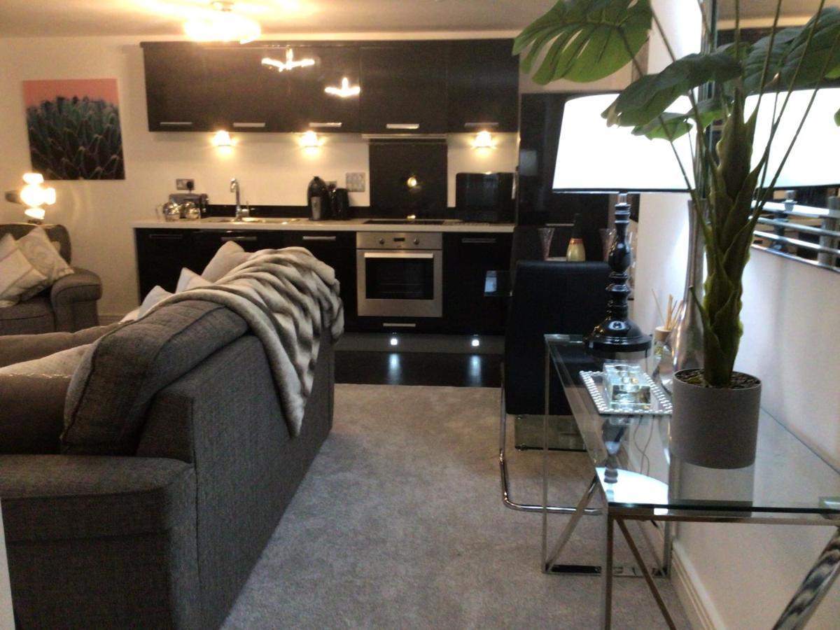 Luxurious River View Apartment With Terrace 伍斯特 外观 照片